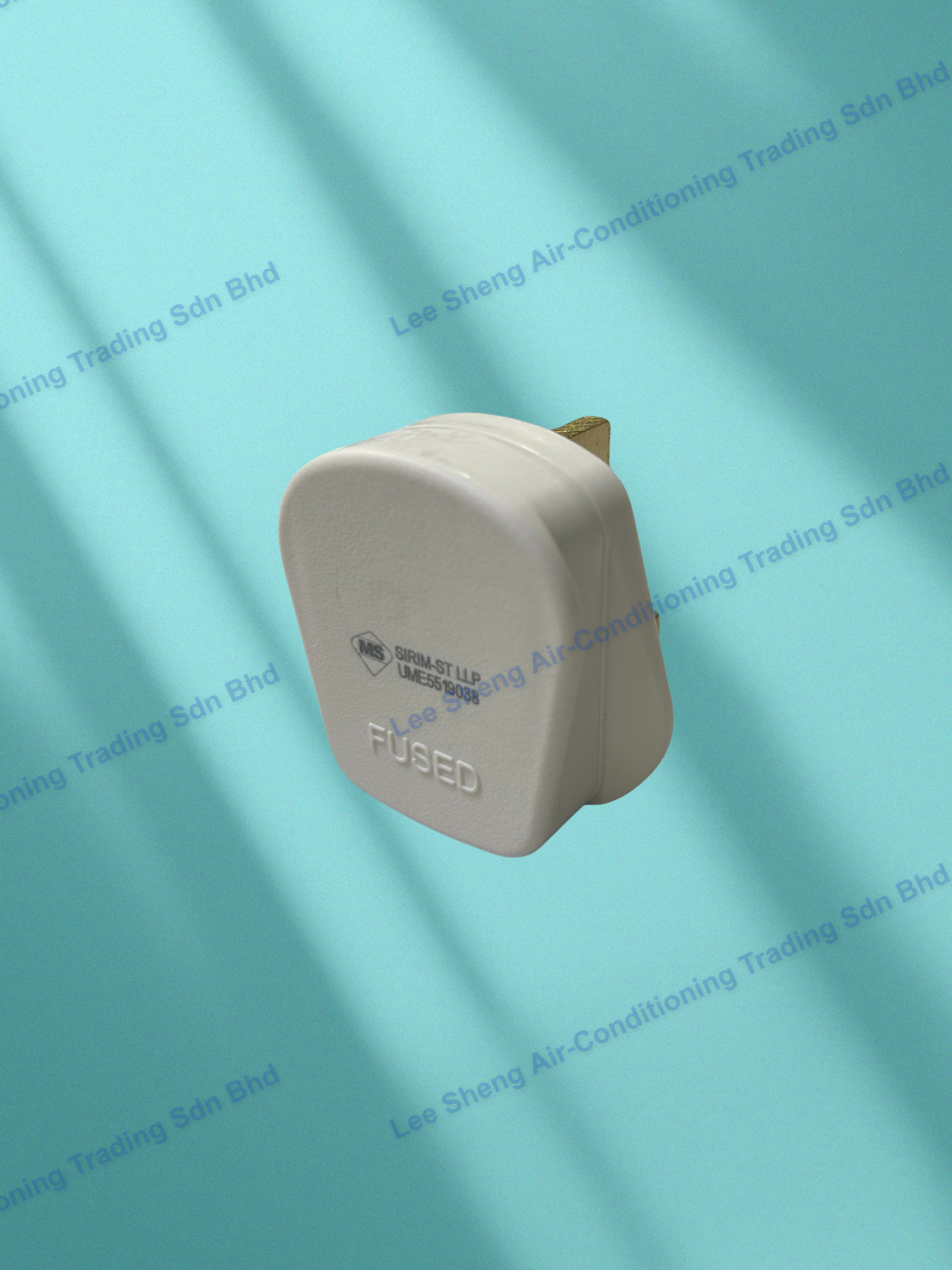 G17-Plug Top 13A View 2