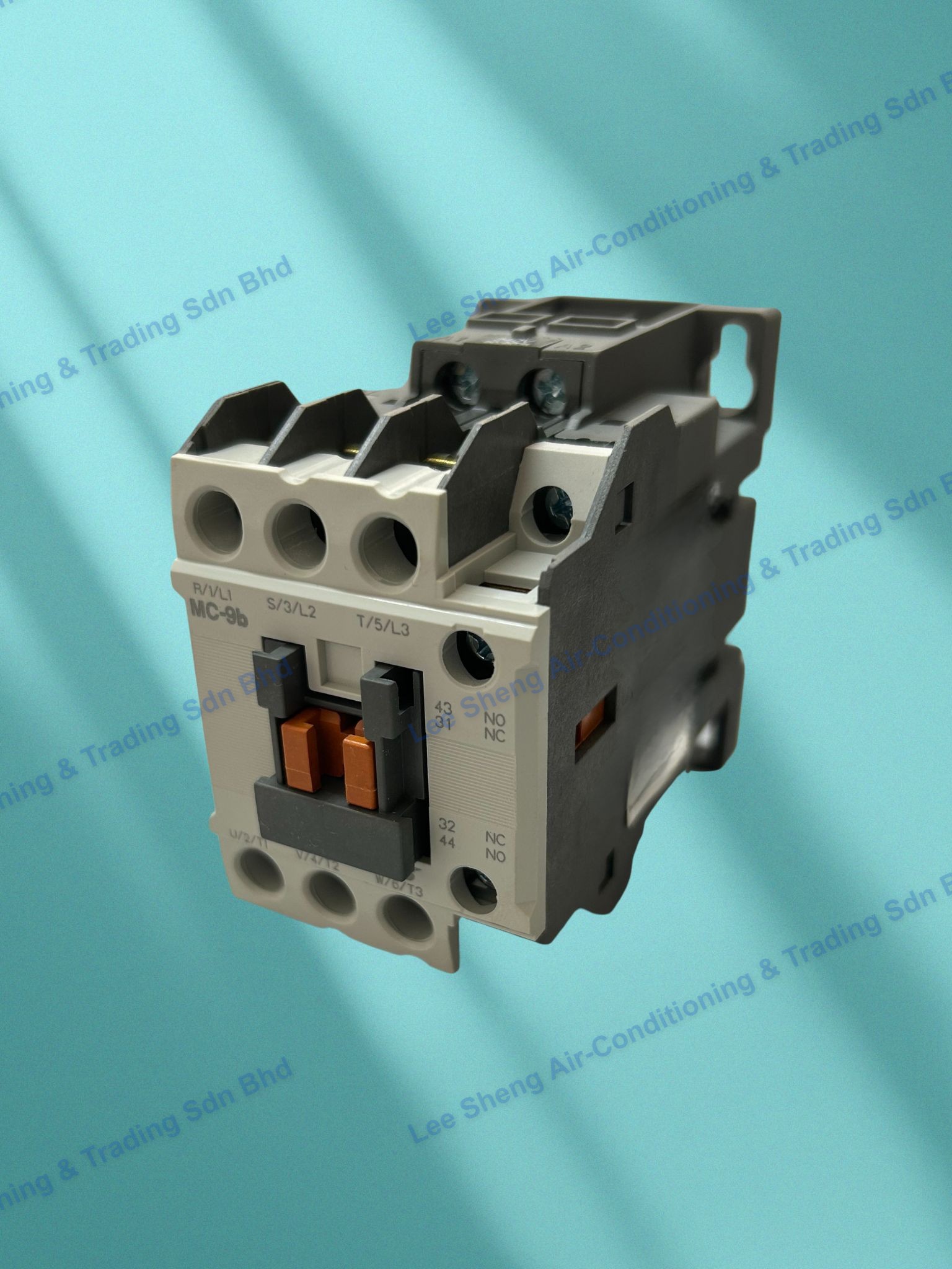 G29-Contactor MC-9b AC240V 9A