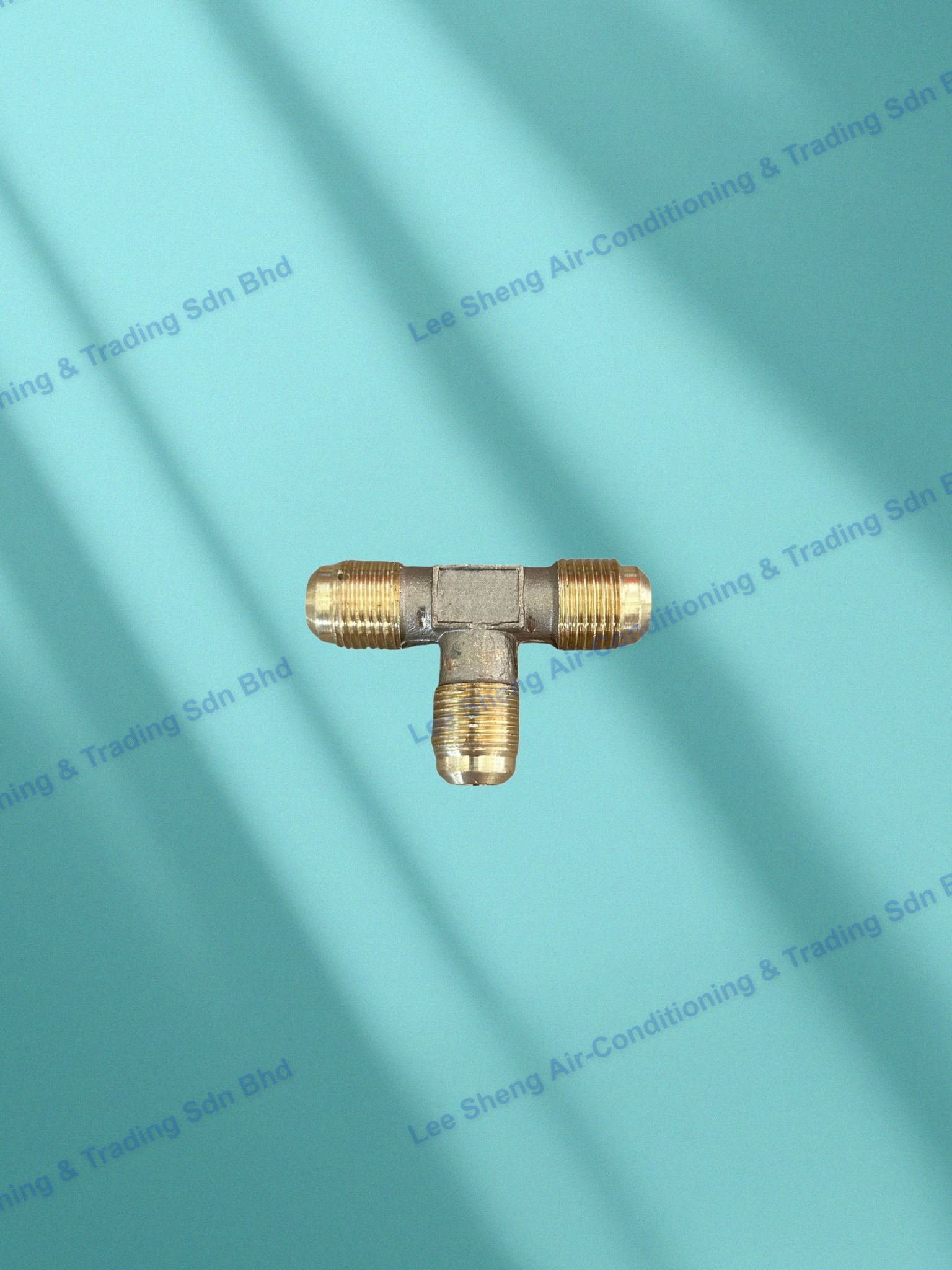 D30-Flare Tee 3/8”